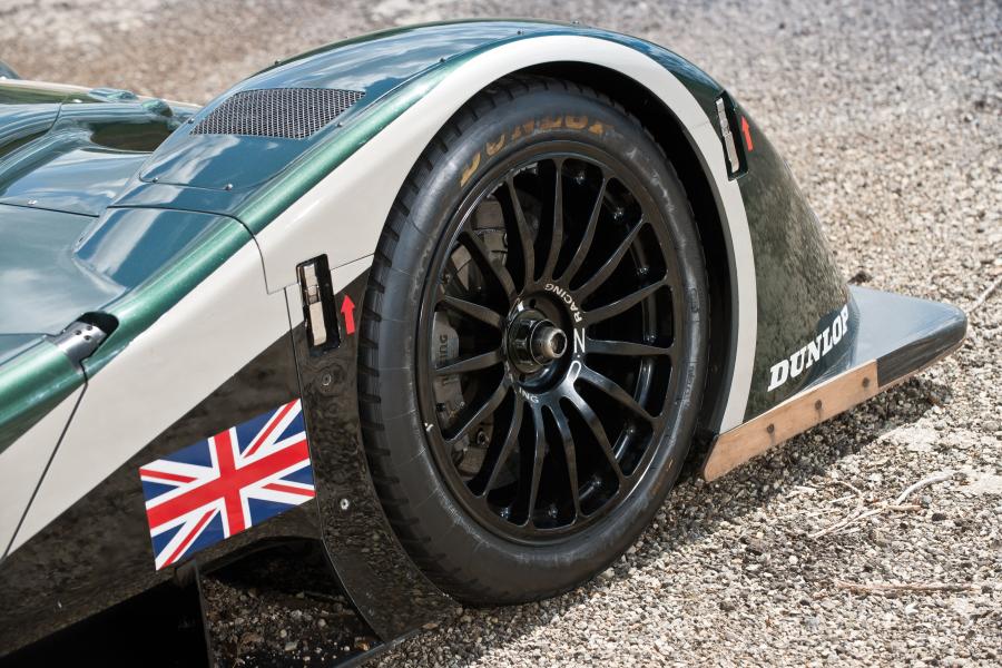 Колеса Bentley EXP Speed 8 2002 года  (фото 17 из 66)